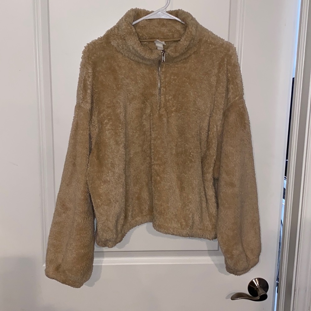 H&M Tan Teddy Pullover SZ Large